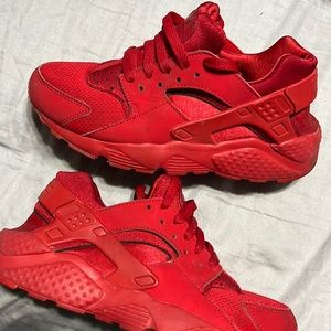 University red Nike Huraches